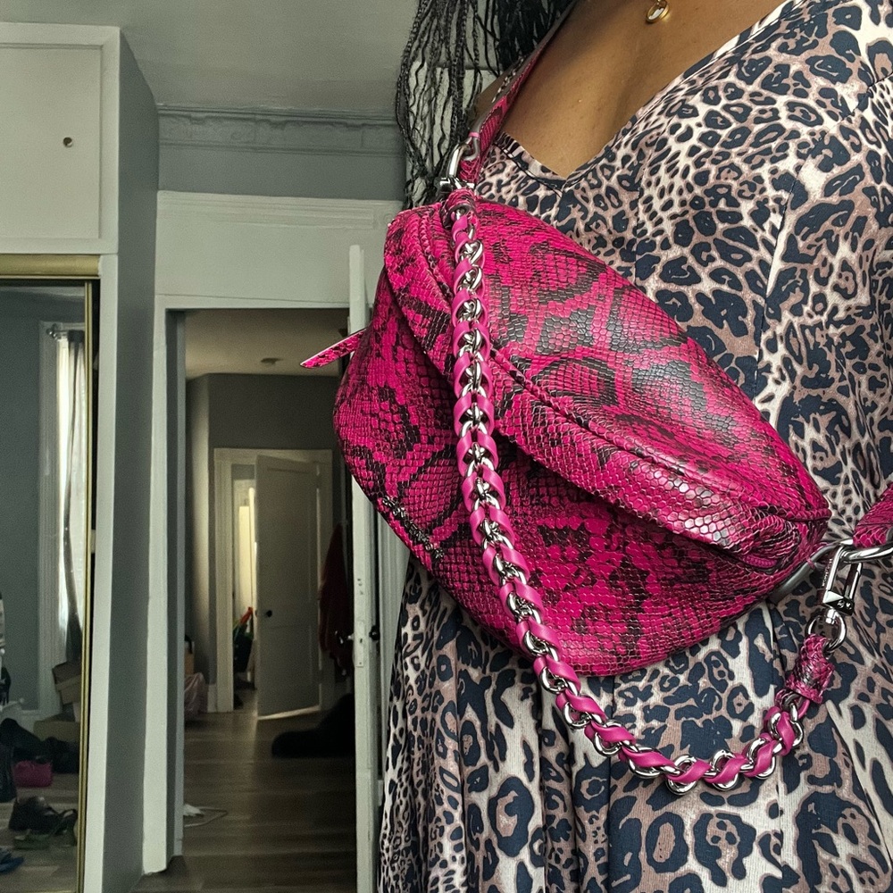 Michael Kors Slater Sling Pouch